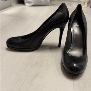 Stuart Weitzman Classic Black Heels size 8.5